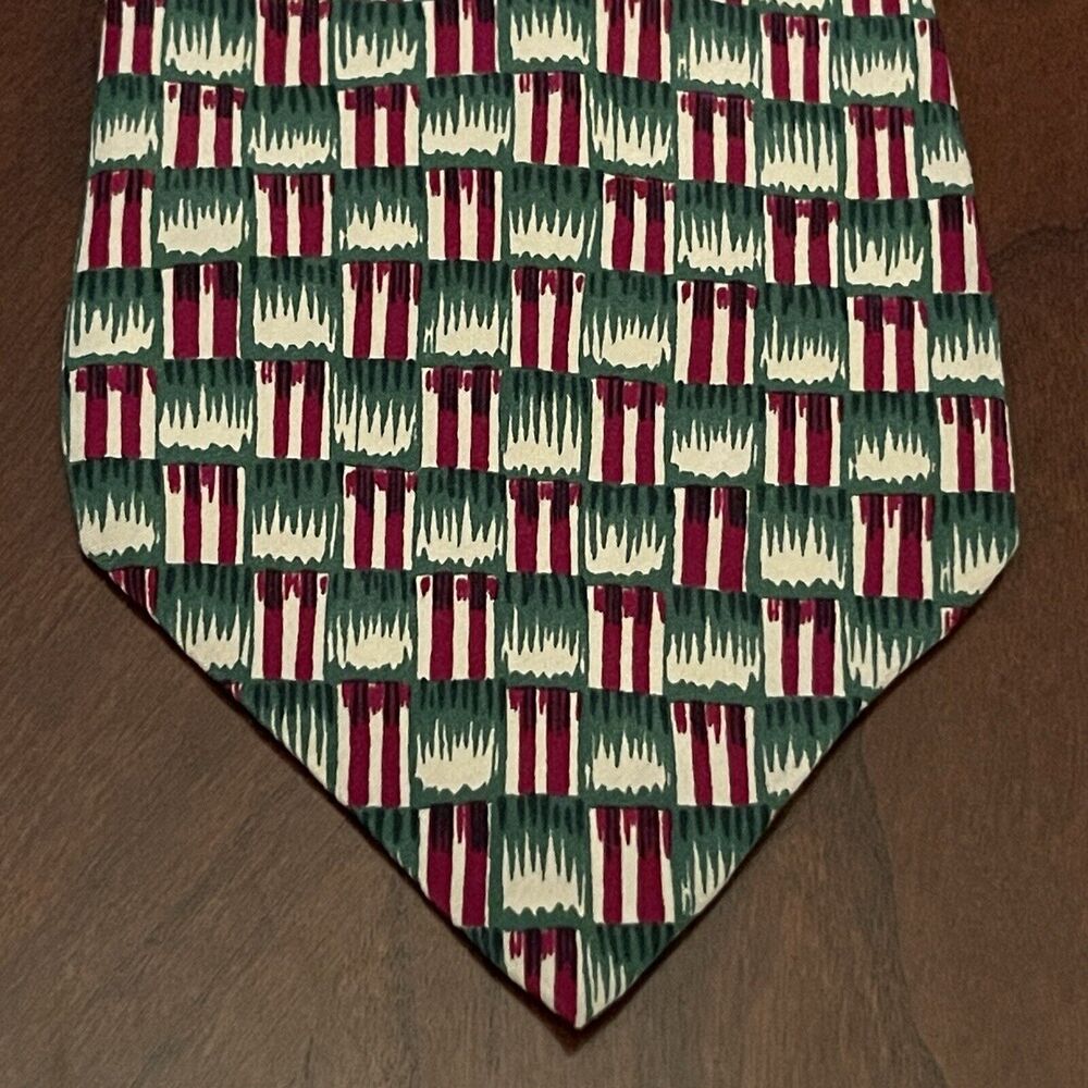 Vintage Burberrys Of London Green Red 100% Silk Men’s Neck Tie Made In USA